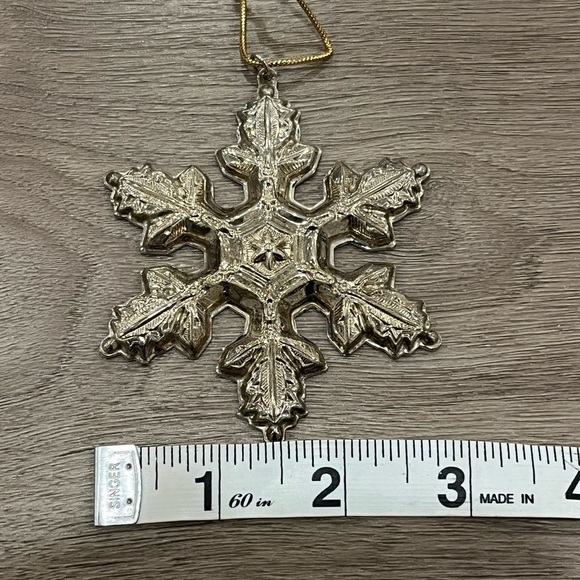 Sterling silver Gorham snowflake Christmas ornament pre-owned good condition '97 - Picture 2 of 4